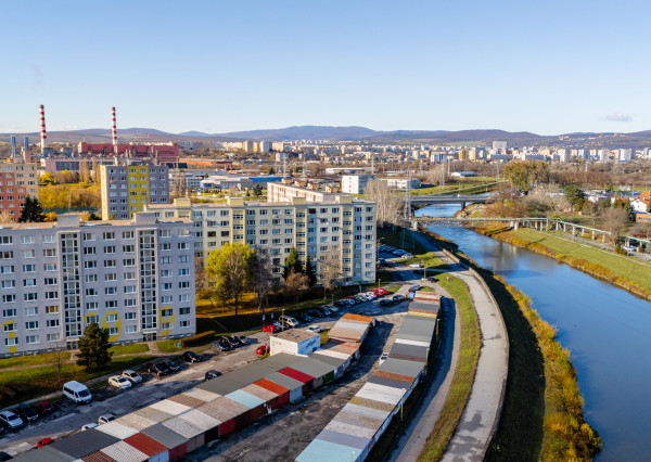 REZERVOVANÉ! Moderný 2 izb. BYT po kompletnej rekonštrukcií, KE - Nad jazerom