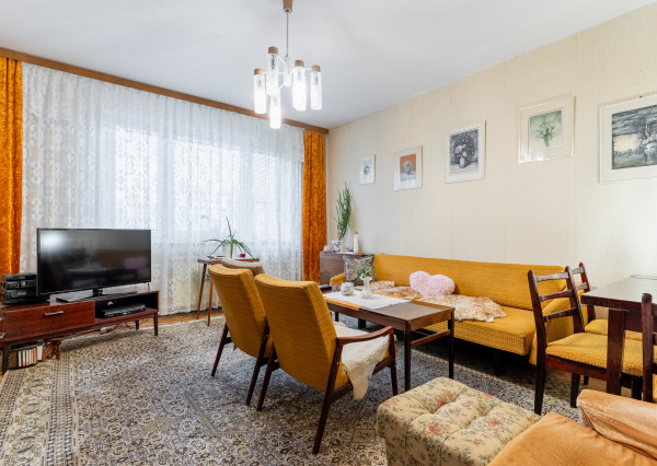 NA PREDAJ 3 - izb. byt s loggiou,70 m2, ČORDÁKOVA ul., - KVP