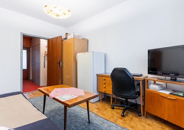 NA PREDAJ 3 - izb. byt s loggiou,70 m2, ČORDÁKOVA ul., - KVP