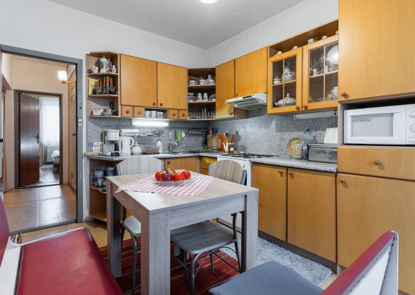 NA PREDAJ 3 - izb. byt s loggiou,70 m2, ČORDÁKOVA ul., - KVP