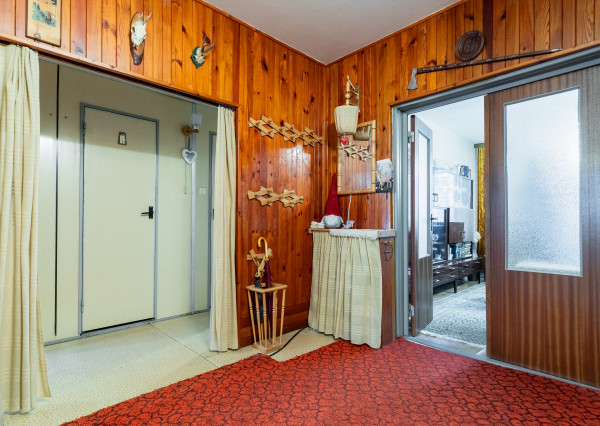 NA PREDAJ 3 - izb. byt s loggiou,70 m2, ČORDÁKOVA ul., - KVP