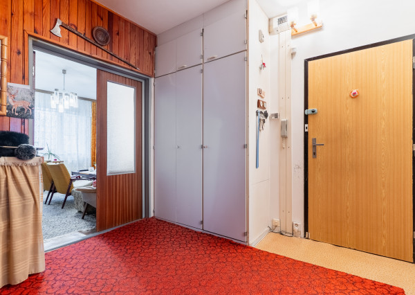 NA PREDAJ 3 - izb. byt s loggiou,70 m2, ČORDÁKOVA ul., - KVP