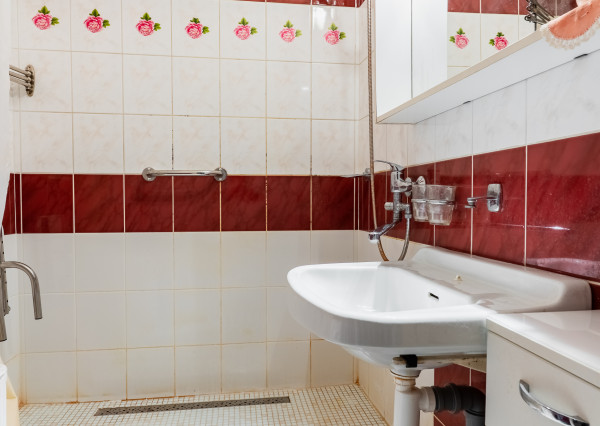 PRENÁJOM 3 izb. byt, loggia, KUZMÁNYHO ul., KE - STARÉ MESTO