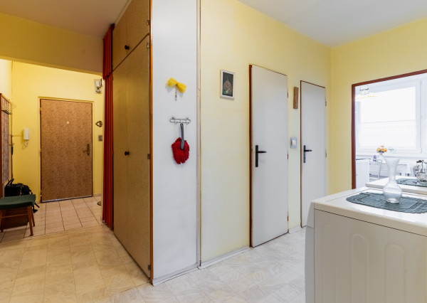 PRENÁJOM 3 izb. byt, loggia, KUZMÁNYHO ul., KE - STARÉ MESTO