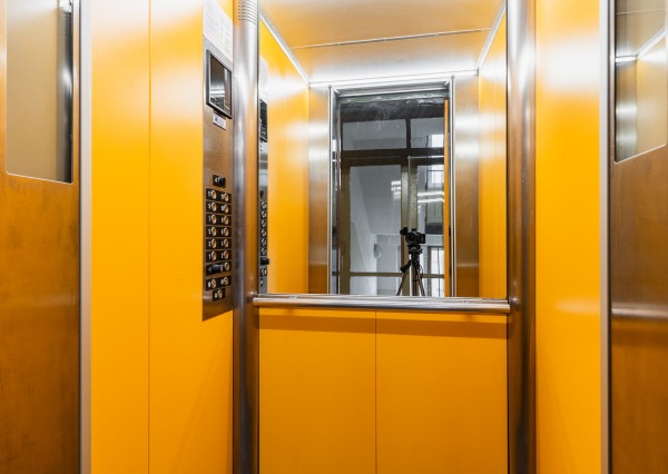 PRENÁJOM 3 izb. byt, loggia, KUZMÁNYHO ul., KE - STARÉ MESTO