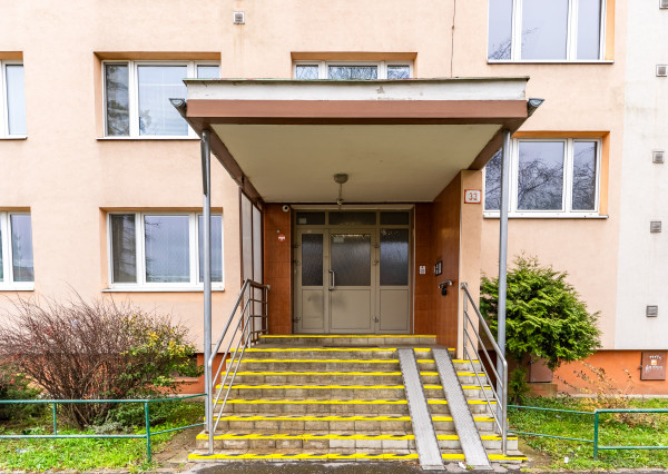 PRENÁJOM 3 izb. byt, loggia, KUZMÁNYHO ul., KE - STARÉ MESTO