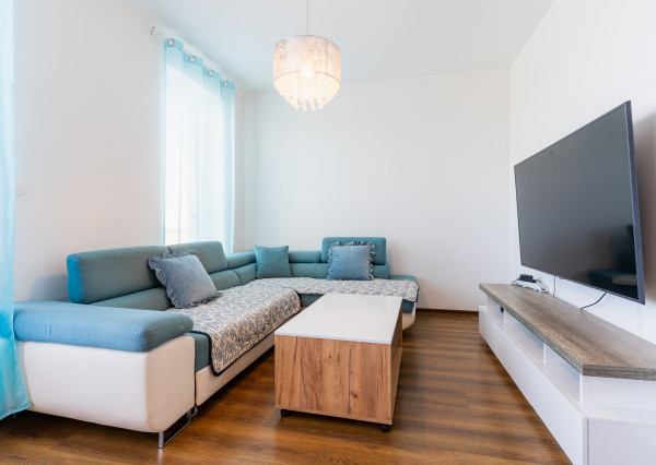 3 izb. BYT v novostavbe 2x balkón a garážové parkovacie miesto