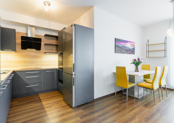 3 izb. BYT v novostavbe 2x balkón a garážové parkovacie miesto