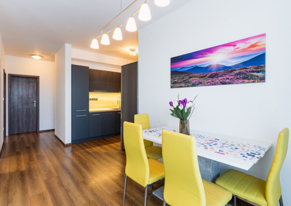 3 izb. BYT v novostavbe 2x balkón a garážové parkovacie miesto