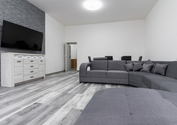 Luxusný veľkometrážny 2-izbový byt (85m2) - Mäsiarska ul.