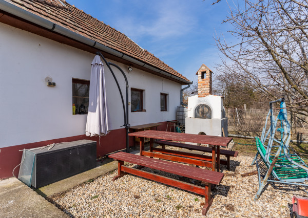 Zrekonštruovaný gazdovský dom, pozemok 1360m2, Méra-Maďarsko