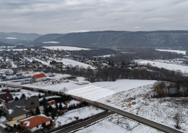 INVESTIČNÁ PRÍLEŽITOSŤ: Pozemok pre občiansku vybavenosť - 1033 m² – v obci Sokoľ