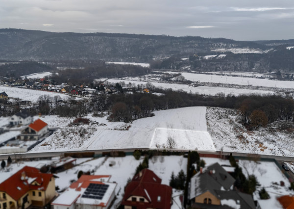 INVESTIČNÁ PRÍLEŽITOSŤ: Pozemok pre občiansku vybavenosť - 1033 m² – v obci Sokoľ