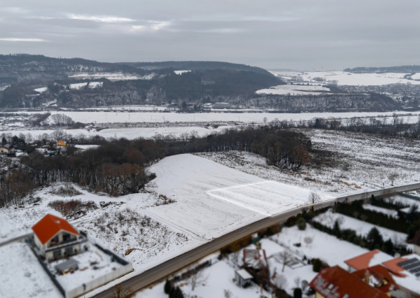 INVESTIČNÁ PRÍLEŽITOSŤ: Pozemok pre občiansku vybavenosť - 1033 m² – v obci Sokoľ