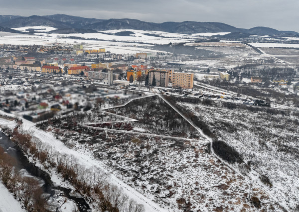 INVESTIČNÝ POZEMOK NA IBV NA PREDAJ – SABINOV (8 679 m²)