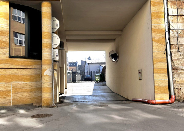 Garážové parkovacie miesto v centre Košíc - PRENÁJOM