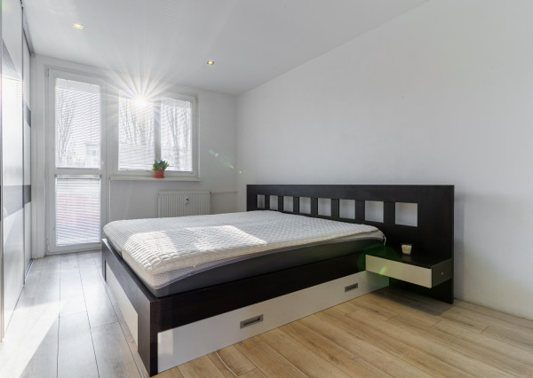 NA PREDAJ: Priestranný 3-izbový byt s loggiou v TOP lokalite, KE – Sever