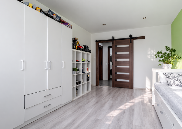 NA PREDAJ: Priestranný 3-izbový byt s loggiou v TOP lokalite, KE – Sever