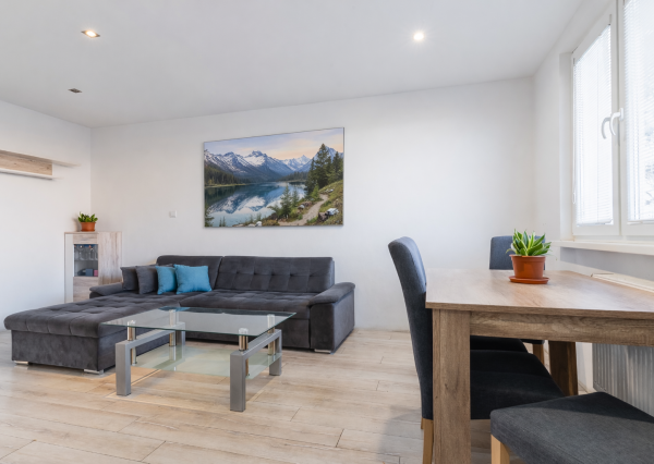 NA PREDAJ: Priestranný 3-izbový byt s loggiou v TOP lokalite, KE – Sever