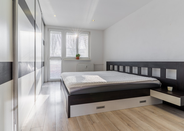 NA PREDAJ: Priestranný 3-izbový byt s loggiou v TOP lokalite, KE – Sever