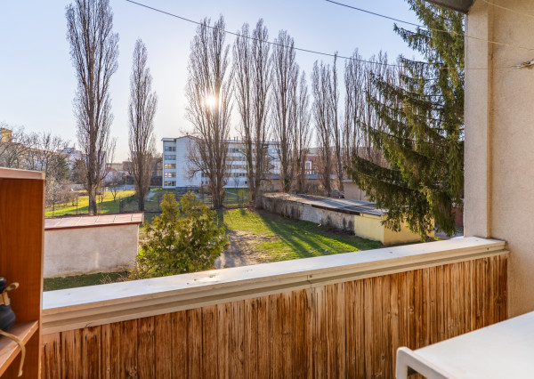 NA PREDAJ: Priestranný 3-izbový byt s loggiou v TOP lokalite, KE – Sever