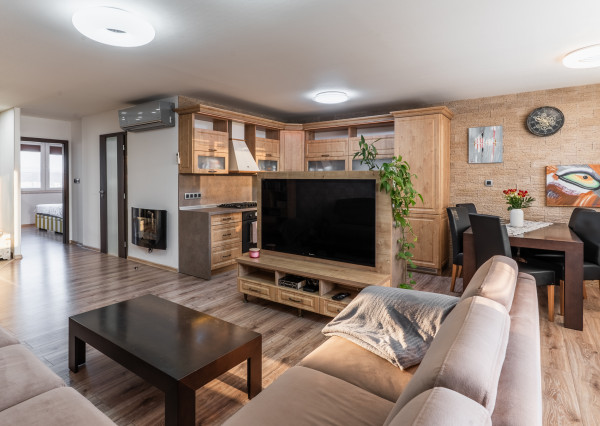 Priestranný 2,5 izb. BYT s loggiou Trieda SNP v Košiciach