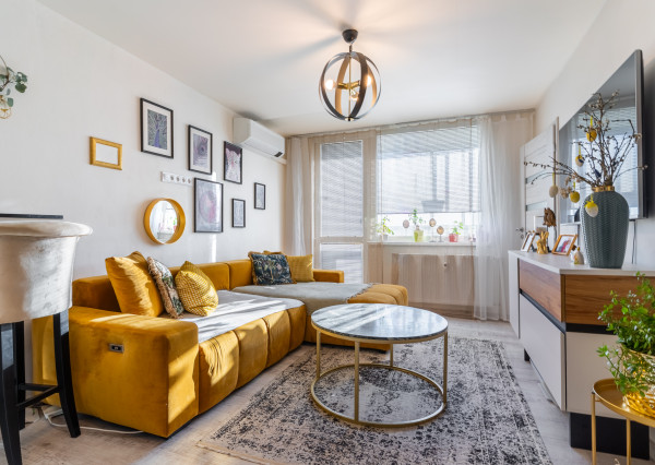 NA PREDAJ 1,5-izbový byt s loggiou s panoramatickým výhľadom na mesto