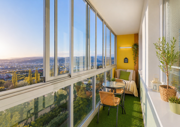 NA PREDAJ 1,5-izbový byt s loggiou s panoramatickým výhľadom na mesto