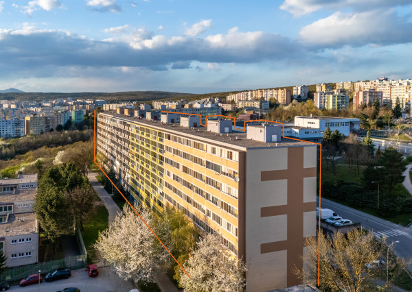 NA PREDAJ 1,5-izbový byt s loggiou s panoramatickým výhľadom na mesto