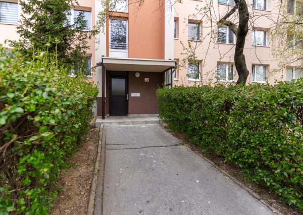 NA PREDAJ: 2-izbový byt s loggiou, Húskova ul., Košice - KVP