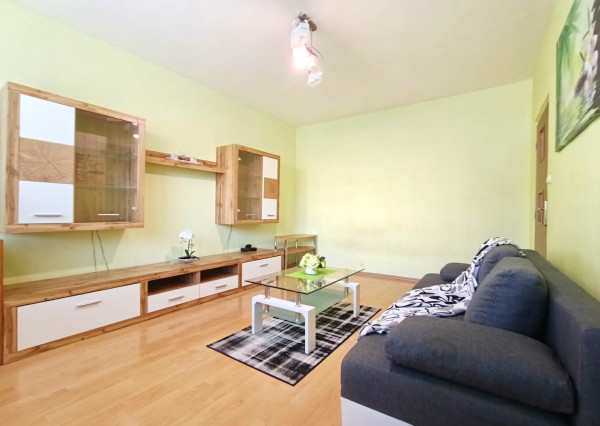 PRENÁJOM 2. iz. byt, loggia, MIKOVÍNIHO ul., Košice - Terasa