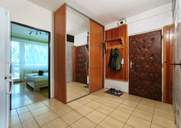 PRENÁJOM 2. iz. byt, loggia, MIKOVÍNIHO ul., Košice - Terasa