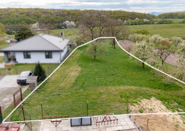 Stavebný pozemok - 2 693 m² - v obci Bunetice