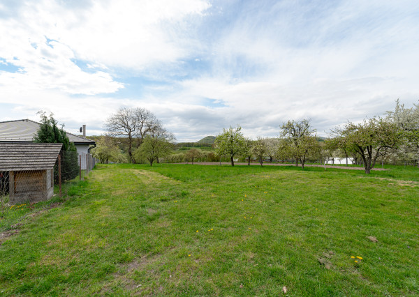 Stavebný pozemok - 2 693 m² - v obci Bunetice