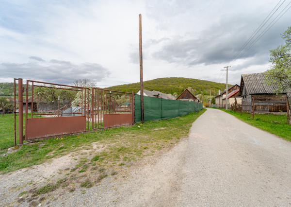 Stavebný pozemok - 2 693 m² - v obci Bunetice