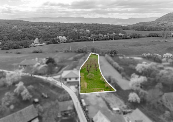 Stavebný pozemok - 2 693 m² - v obci Bunetice