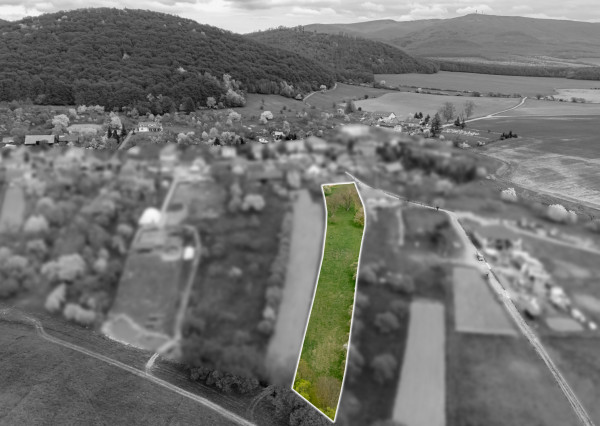 Stavebný pozemok - 2 693 m² - v obci Bunetice