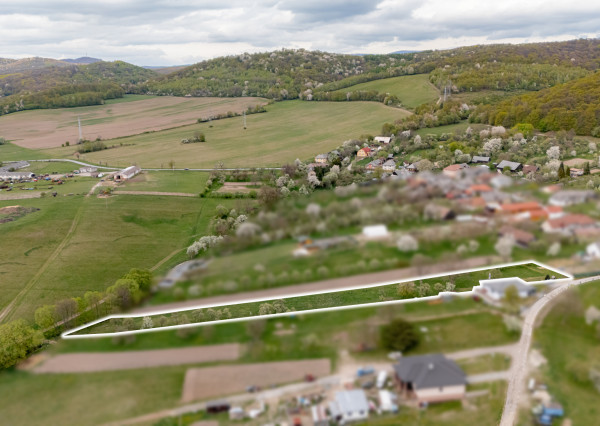 Stavebný pozemok - 2 693 m² - v obci Bunetice