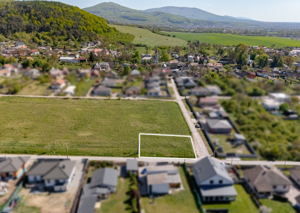 Stavebný pozemok v obci Ďurkov (KE – okolie) 511 m²