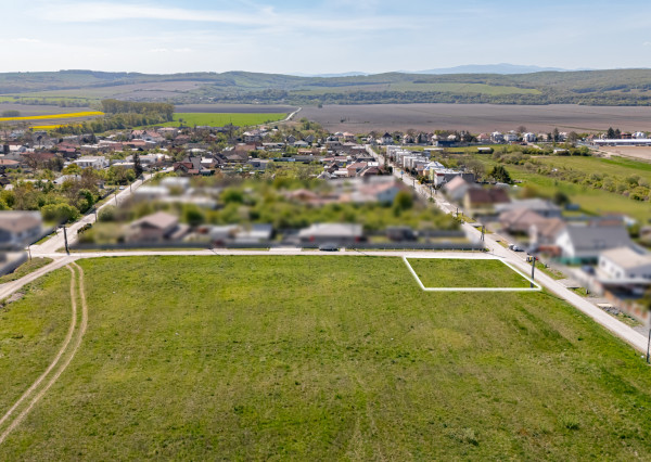 Stavebný pozemok v obci Ďurkov (KE – okolie) 511 m²