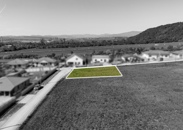 Stavebný pozemok v obci Ďurkov (KE – okolie) 511 m²