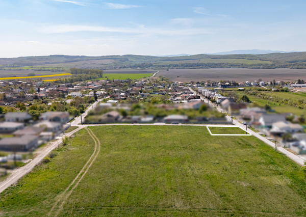 Stavebný pozemok v obci Ďurkov (KE – okolie) 511 m²