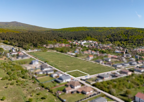Stavebný pozemok v obci Ďurkov (KE – okolie) 511 m²