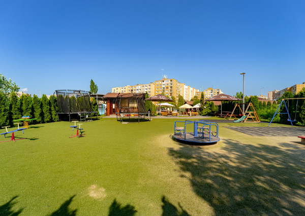 Ziskový Gastro areál v osobnom vlastníctve s pozemkom 1721 m² (Košice)