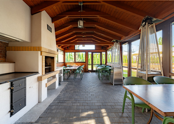 Ziskový Gastro areál v osobnom vlastníctve s pozemkom 1721 m² (Košice)