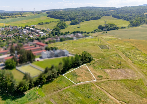 NA PREDAJ Pozemok určený pre IBV v obci Lemešany (839 m²)