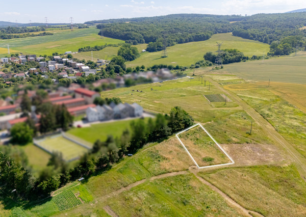 NA PREDAJ Pozemok určený pre IBV v obci Lemešany (838 m²)