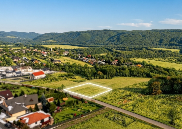 INVESTIČNÁ PRÍLEŽITOSŤ: Pozemok pre občiansku vybavenosť - 1033 m² – v obci Sokoľ