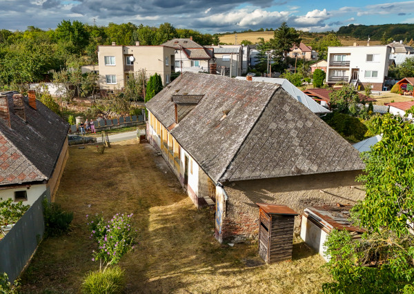 PREDAJ Pozemok 1357m²+starý gazdovský dom – Košická Polianka