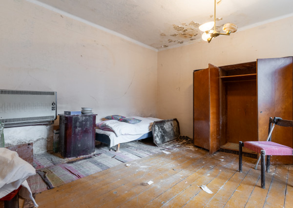 PREDAJ Pozemok 1357m²+starý gazdovský dom – Košická Polianka